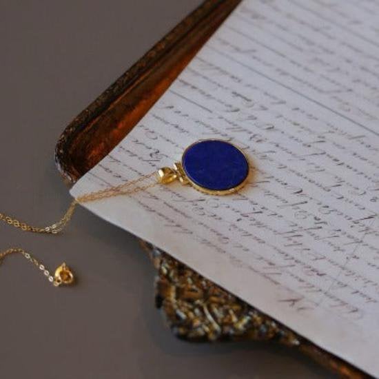 Helios lapis lazuli ronde hanger ketting