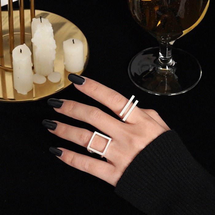 Gedurfde minimalistische geometrische dubbele staafring