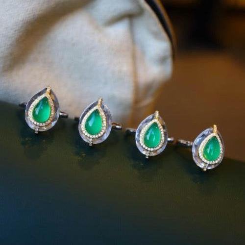 Vorstelijke groene Onyx traanring