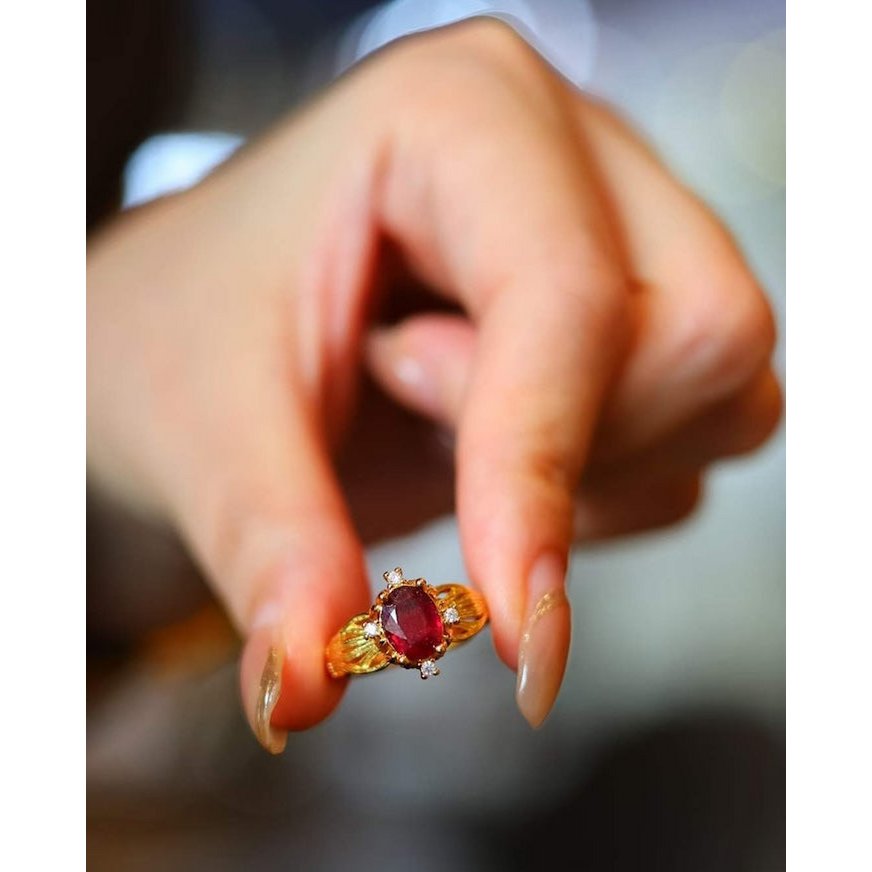 Natuurlijke Ruby Solitaire-instructiering