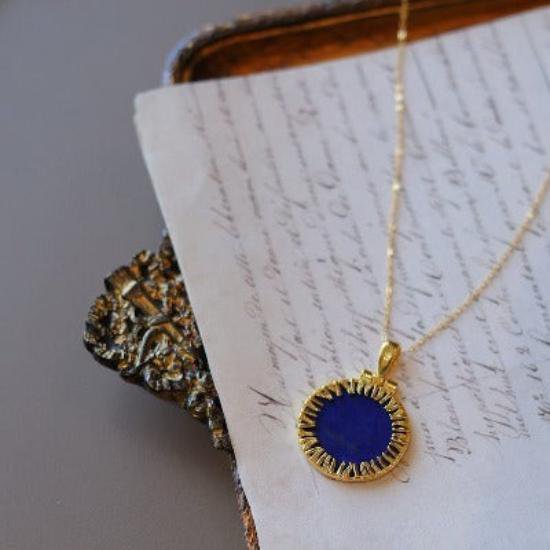 Helios lapis lazuli ronde hanger ketting