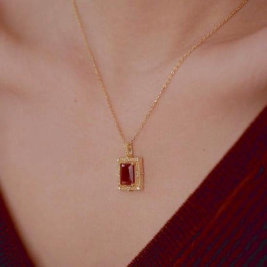 Vintage rode agaat ingelijste hanger ketting