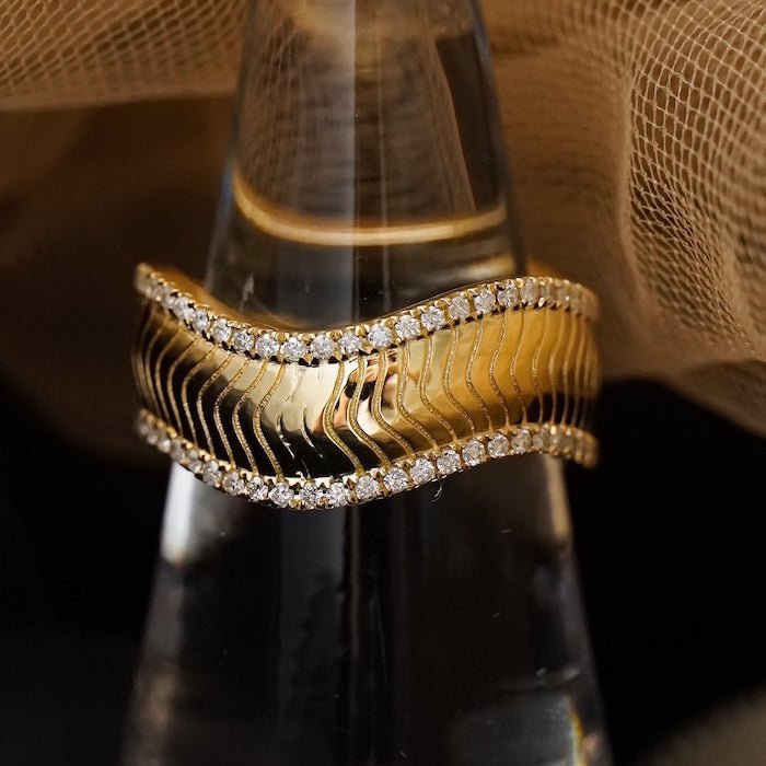 Luxe accordeon gevouwen getextureerde ring