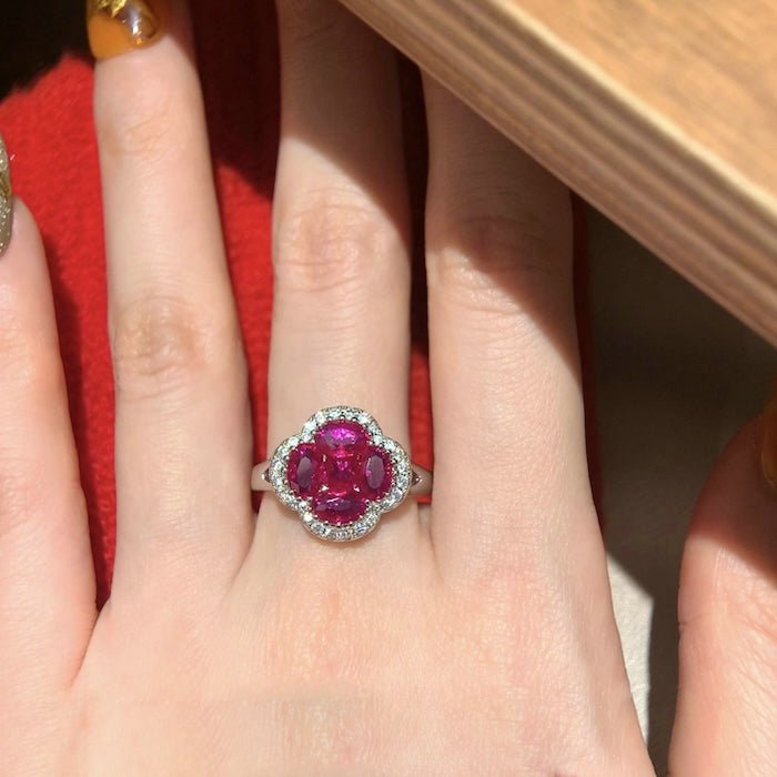 Levendige Ruby bloem sieraden set