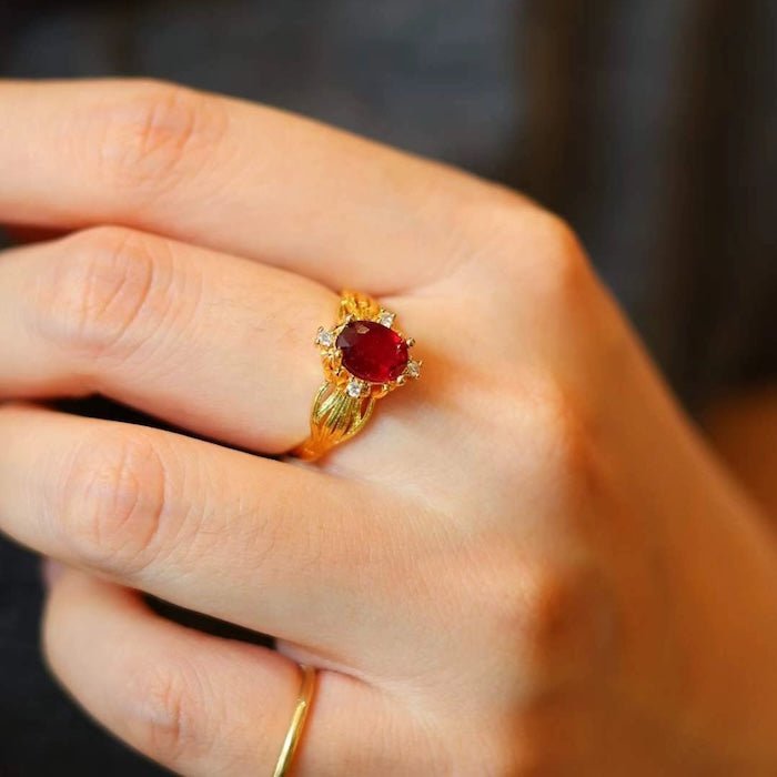 Natuurlijke Ruby Solitaire-instructiering
