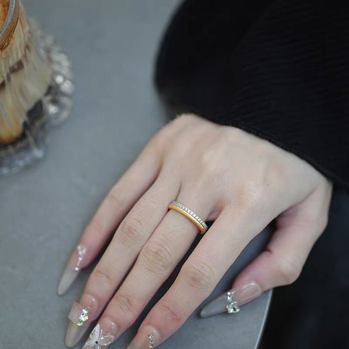 Oogverblindende slanke gelaagde ringen