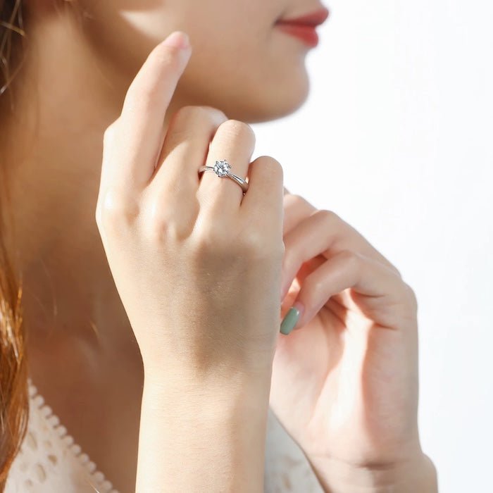 Tijdloze 6 Claw Solitaire Moissanite-ring