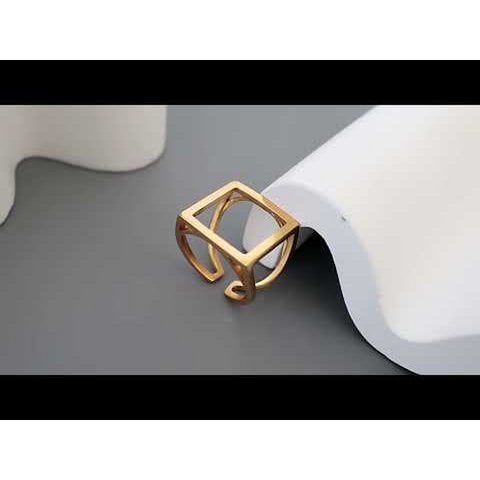 Minimalistische stoere look vierkante ring