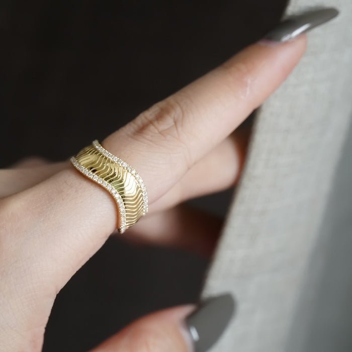 Luxe accordeon gevouwen getextureerde ring