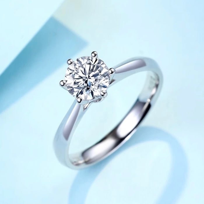 Tijdloze 6 Claw Solitaire Moissanite-ring