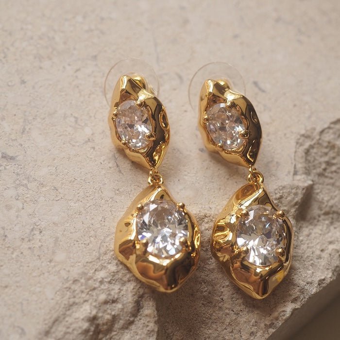 Gesmolten gouden kristallen drop oorbellen