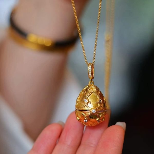 Schat ei medaillon Ruby ketting