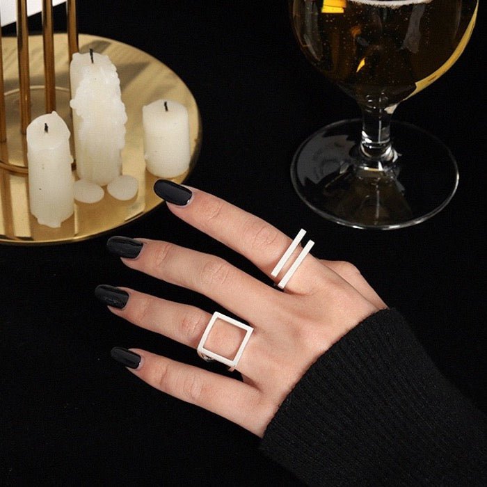 Minimalistische stoere look vierkante ring