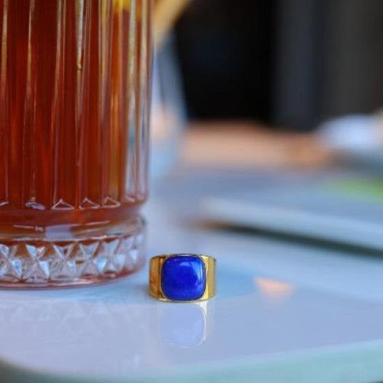 Koninklijke vierkante lapis lazuli statement ring