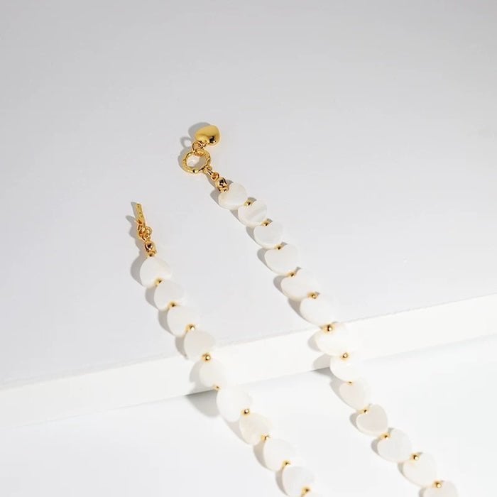 Parelmoer hart charme ketting