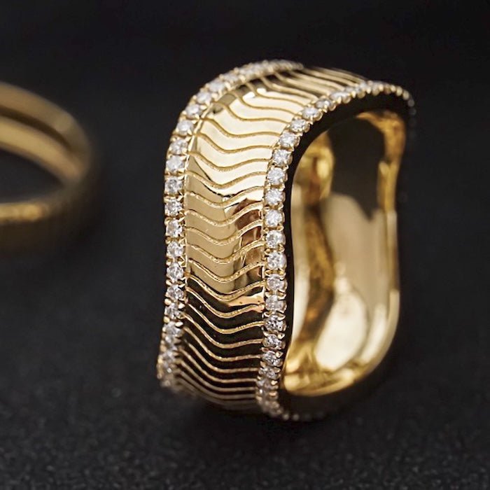 Luxe accordeon gevouwen getextureerde ring