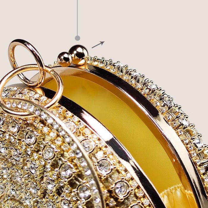 Oogverblindende ronde clutch met diamantlook