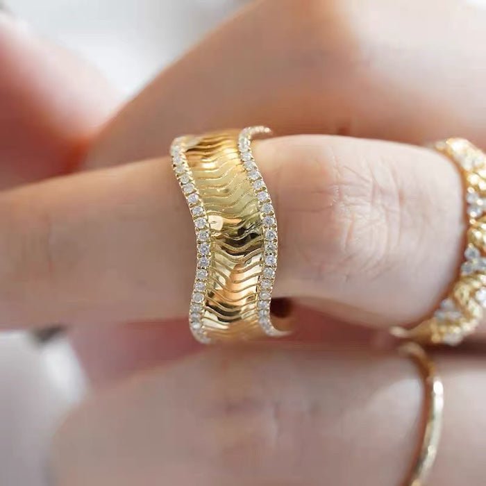 Luxe accordeon gevouwen getextureerde ring