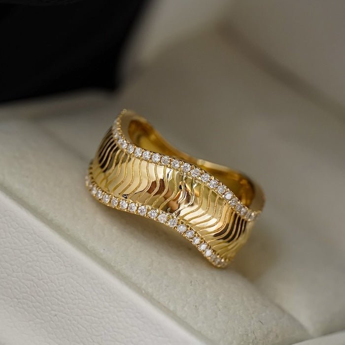 Luxe accordeon gevouwen getextureerde ring