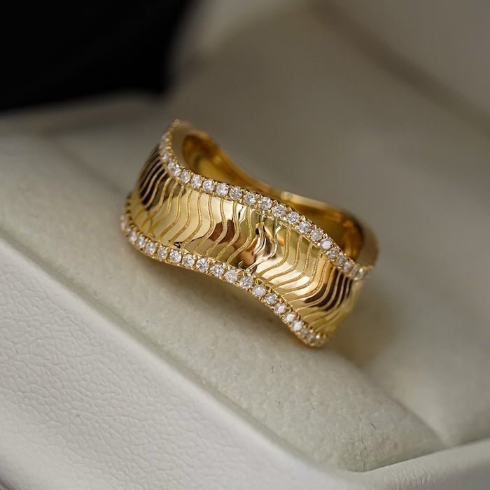 Luxe accordeon gevouwen getextureerde ring