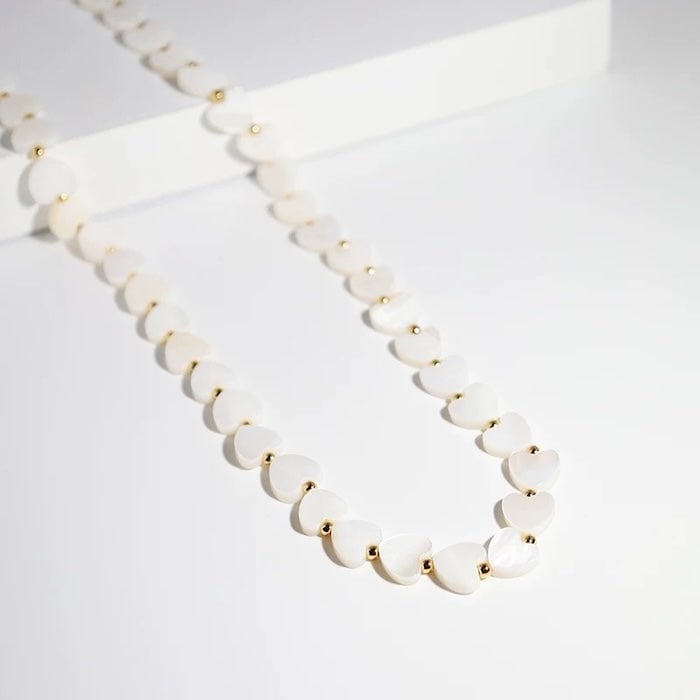 Parelmoer hart charme ketting