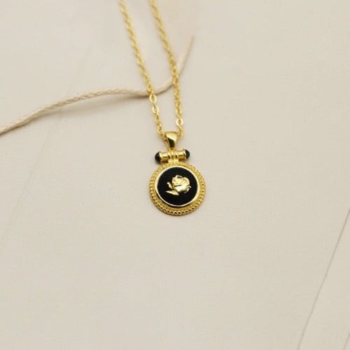 Midnight Rose emaille hanger ketting