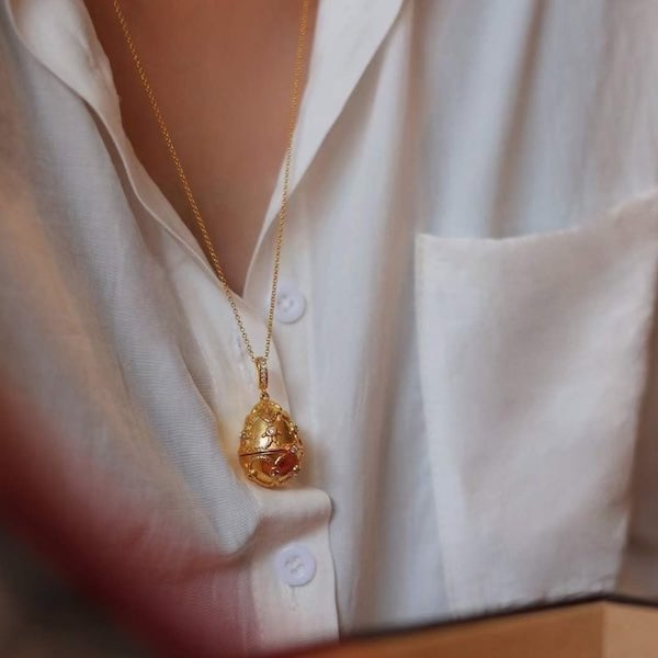Schat ei medaillon Ruby ketting