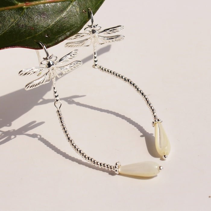 Silver Dragonfly dynamische oorbellen