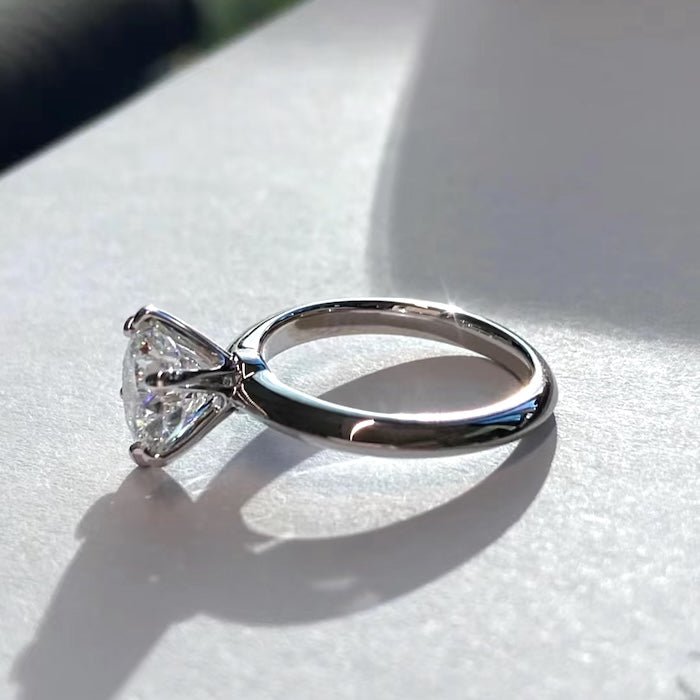 Tijdloze 6 Claw Solitaire Moissanite-ring