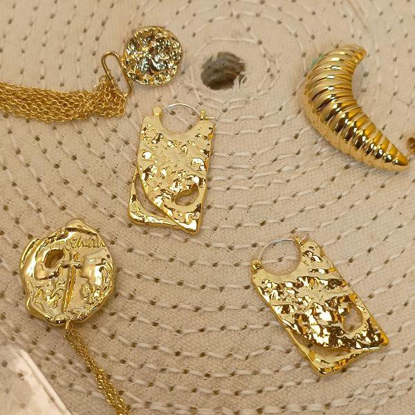 Unieke borddruppeloorbellen - goud en zilver