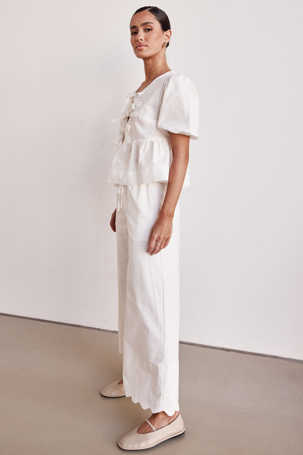 White Linen Bow Tie Front Top – Puff Sleeve Peplum Blouse-1