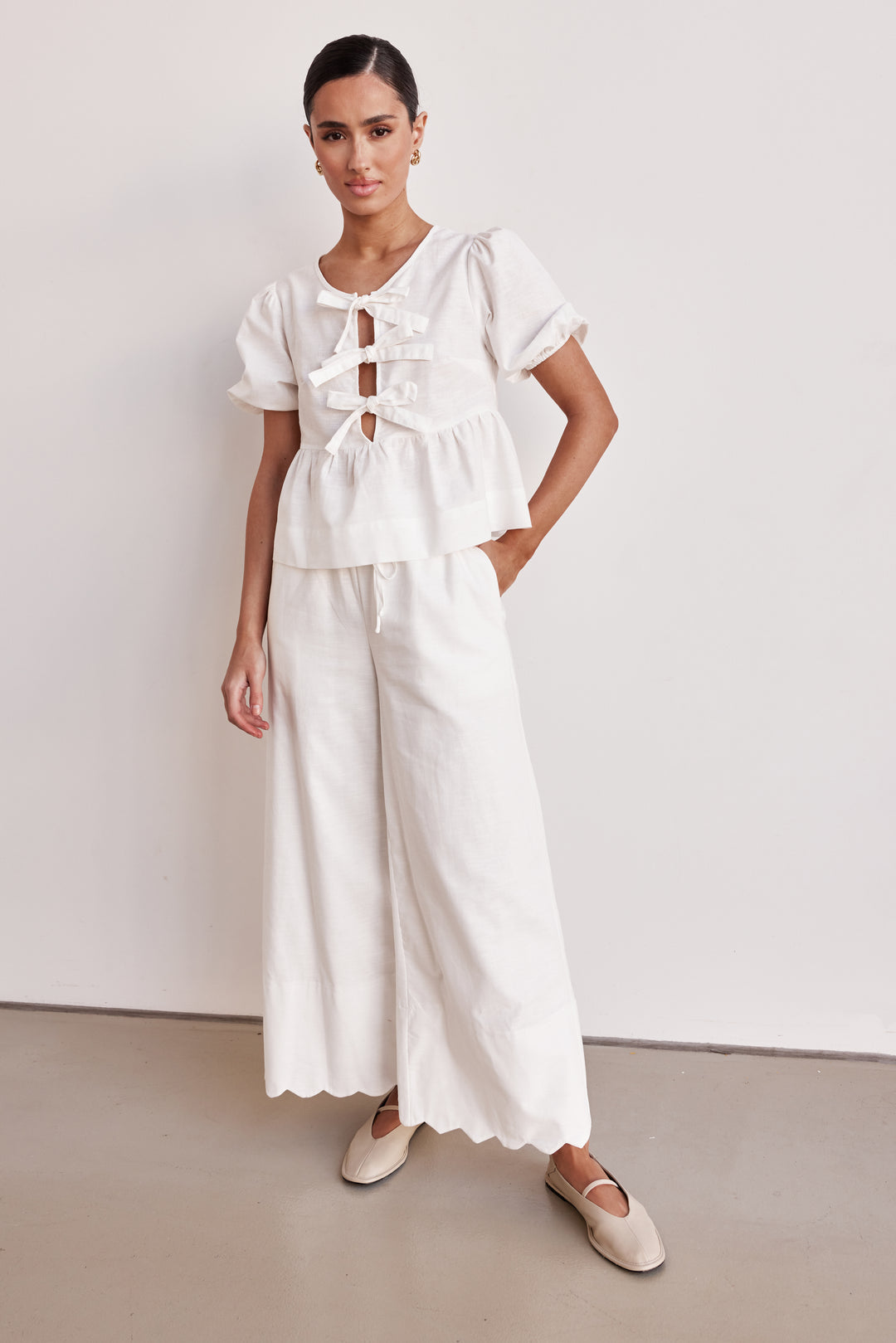 White Linen Bow Tie Front Top – Puff Sleeve Peplum Blouse-2